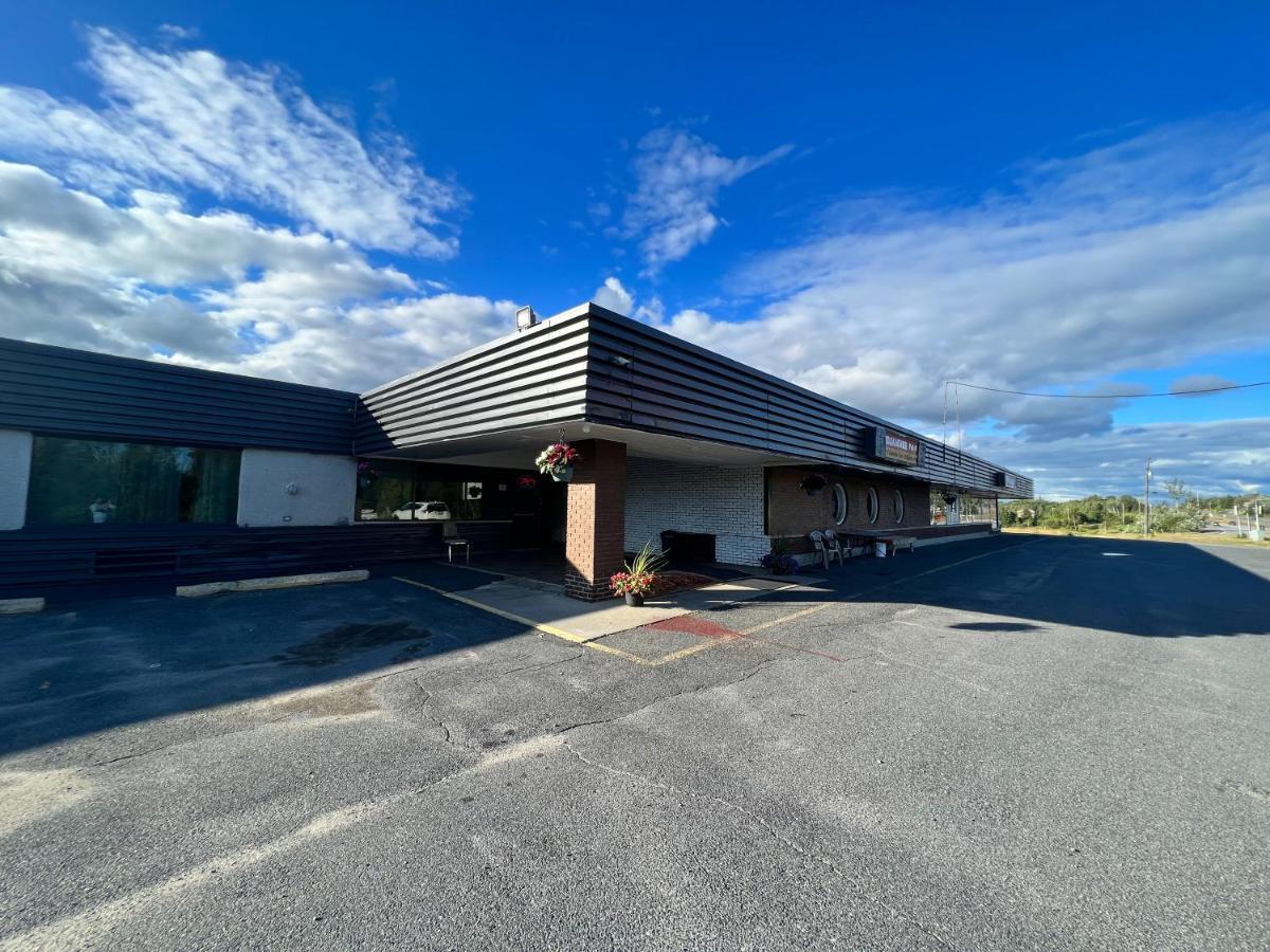 Lively Inn And Suites - Sudbury Naughton Exterior foto